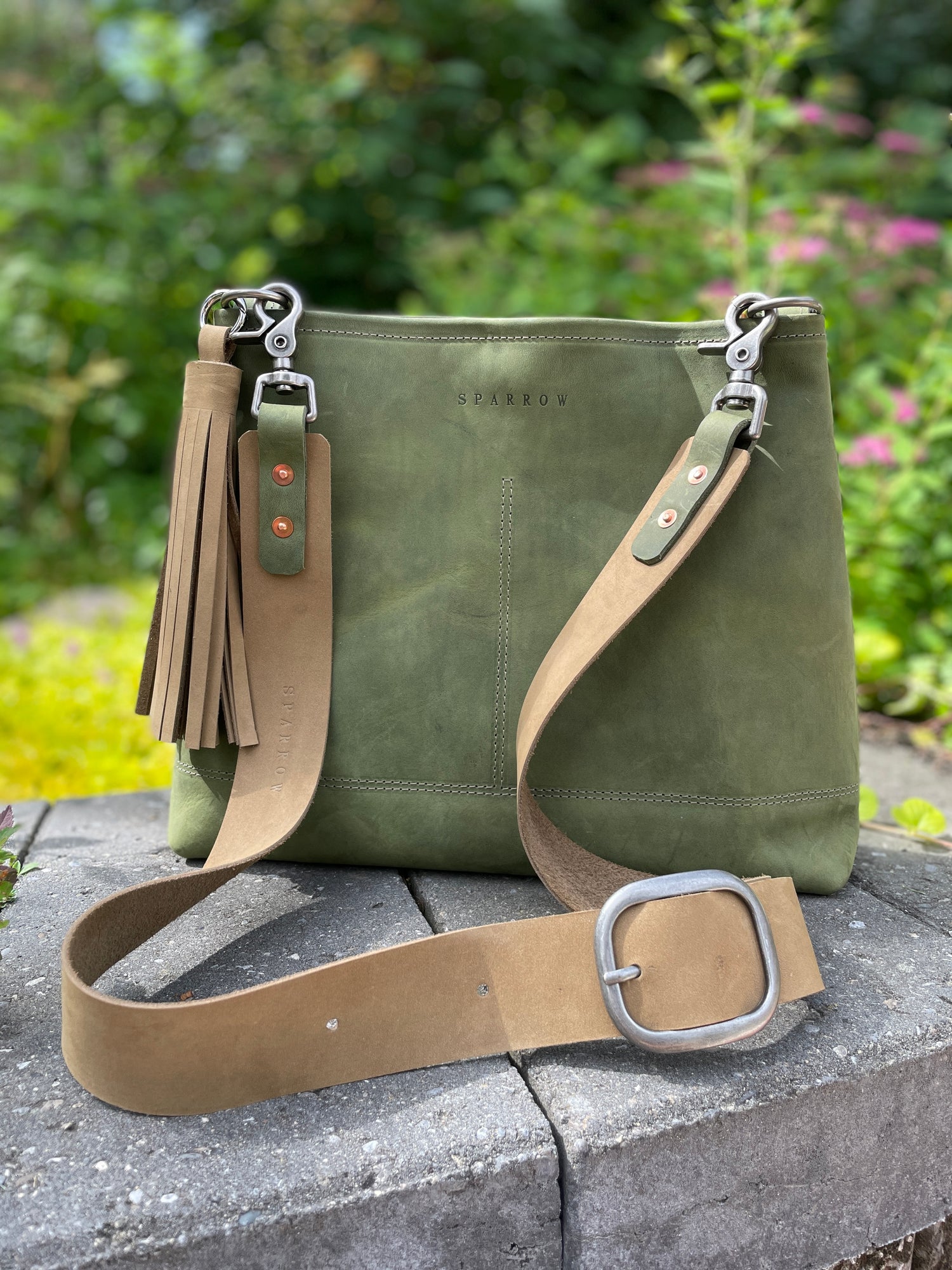 Sierra full-grain leather bag in moss green and buff