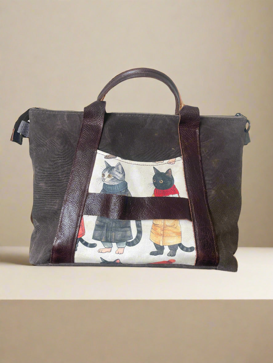 Back side of Oxbow showing relaxed luggage strap