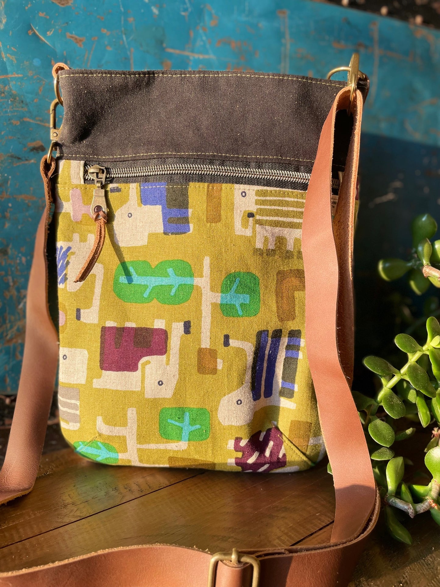 Forage Crossbody