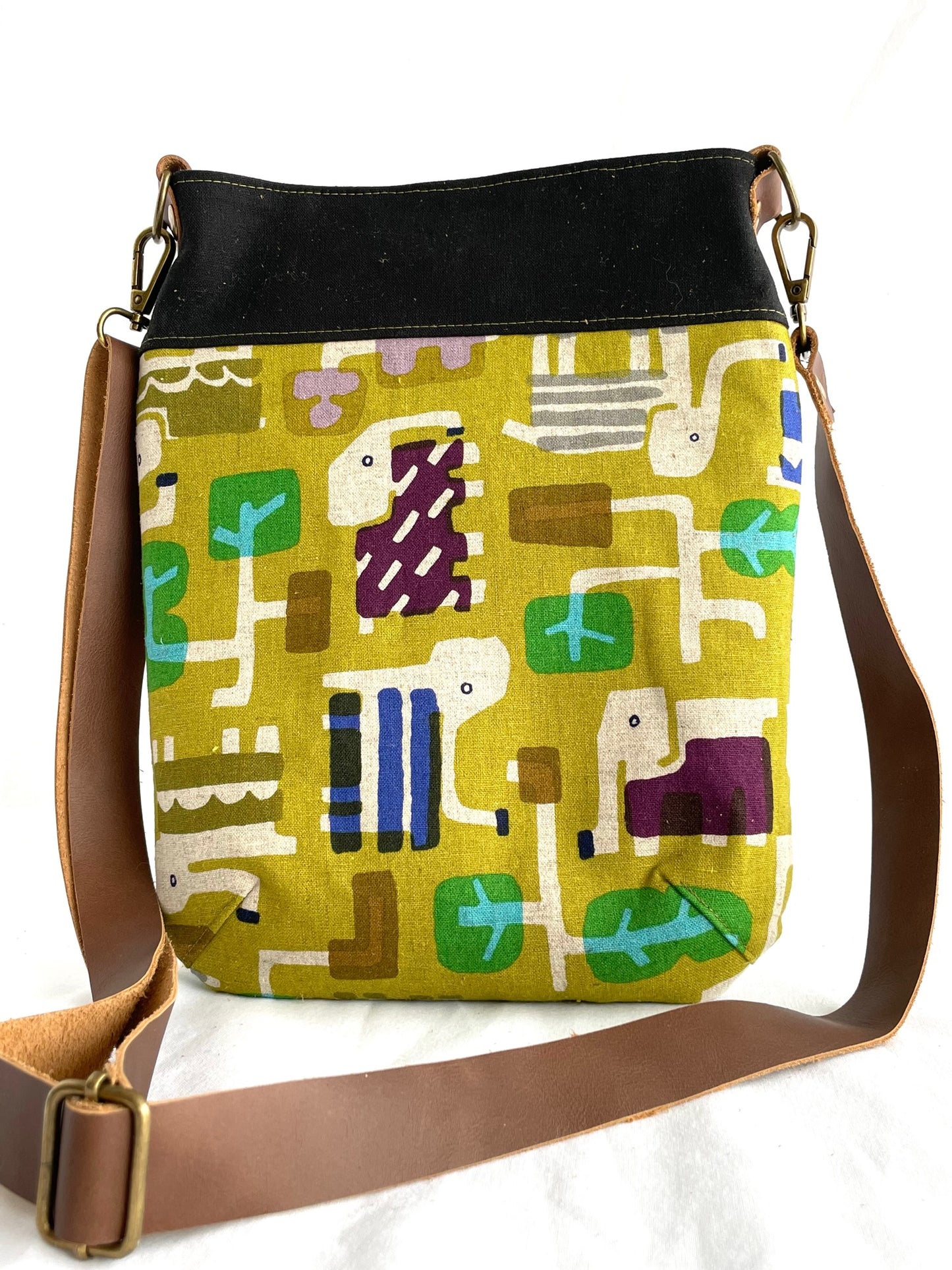 Forage Crossbody